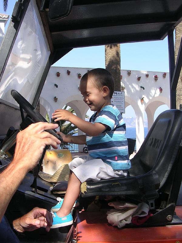 Oliver 5-jun-07 18-04-21.JPG